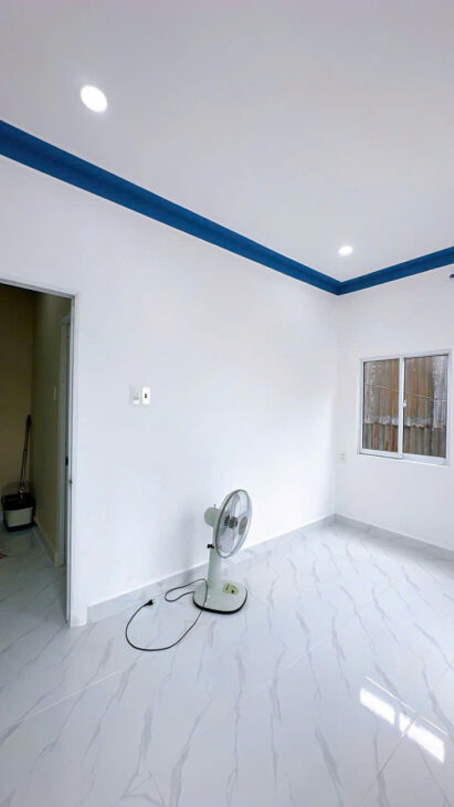 Sát mặt đường xe hơi Nhà Ngang 4.6 Dài 5.7 đúc 2 tấm hơn 2 tỷ