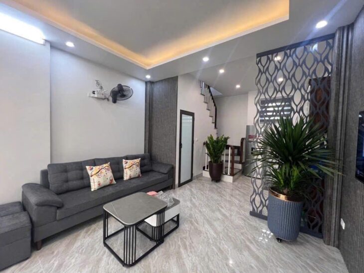 Bán nhà gần Hồ Văn Quán-Hà Đông, DT 35m2 x 5T , MT 5m, ngõ thông. Giá 6.95 tỷ