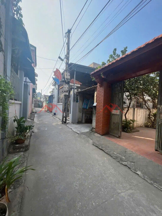 SIÊU PHẨM BÁN NHÀ 92M TẠI QUẢNG BỊ-CHƯƠNG MỸ D/T:92M