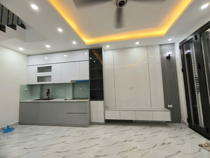 Bán nhà mới xây 4 tầng, 30m², Lĩnh Nam, Vĩnh Hưng, Hoàng Mai, 3.9 tỷ
