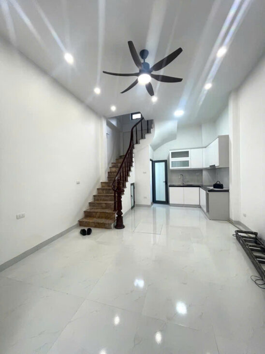 Bán nhà xây mới full nội thất 30m², 5 tầng, 3 ngủ, Lĩnh Nam – Hoàng Mai – 4.55 tỷ