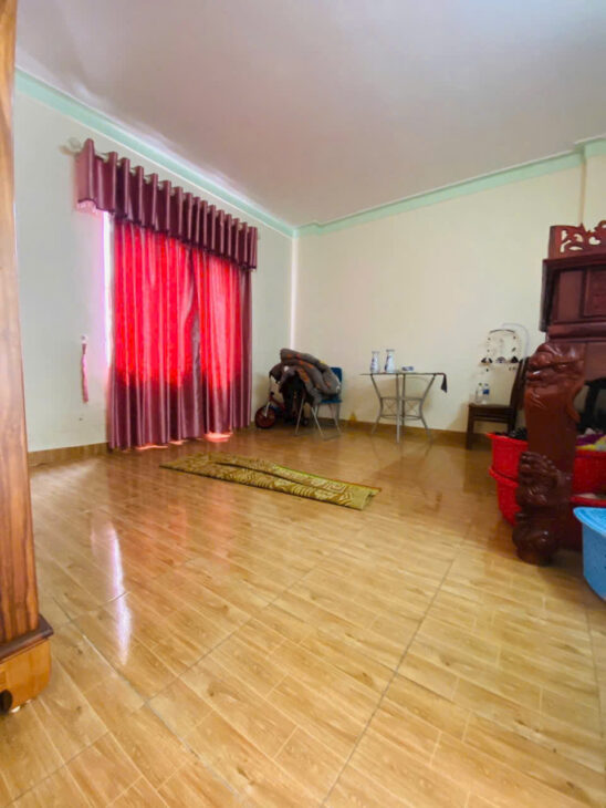 m chuyển nhà về gần bà ngoại tiện gửi con cái nên bán nhà 3 tầng đang ở tại 11A/ ngõ 29 Hạ Đoạn 3,