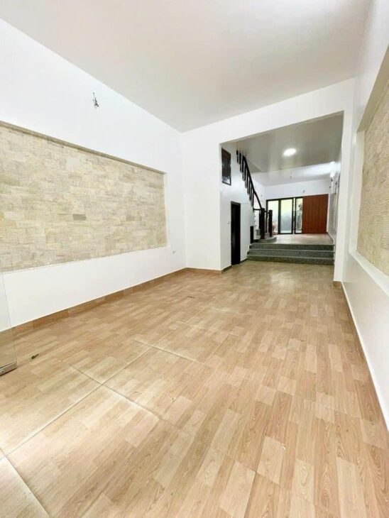 Bán nhà sổ đỏ chính chủ phố Hoàng Sâm – Hoàng Quốc Việt