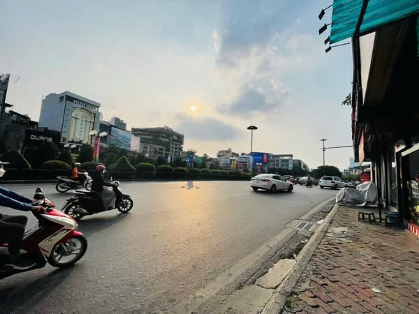 Bán nhà Dòng tiền 3000$/ tháng tại Ngõ 520 Phố Xã Đàn, Đống Đa, Hà Nội, 22 tỷ, 80m2