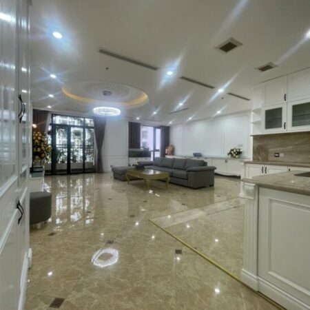 Bán căn góc toà R3 – Royal City 169M2 Full nội thất đẹp ở ngay