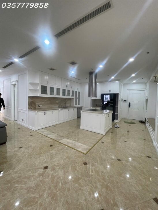 Bán căn góc toà R3 – Royal City 169M2 Full nội thất đẹp ở ngay