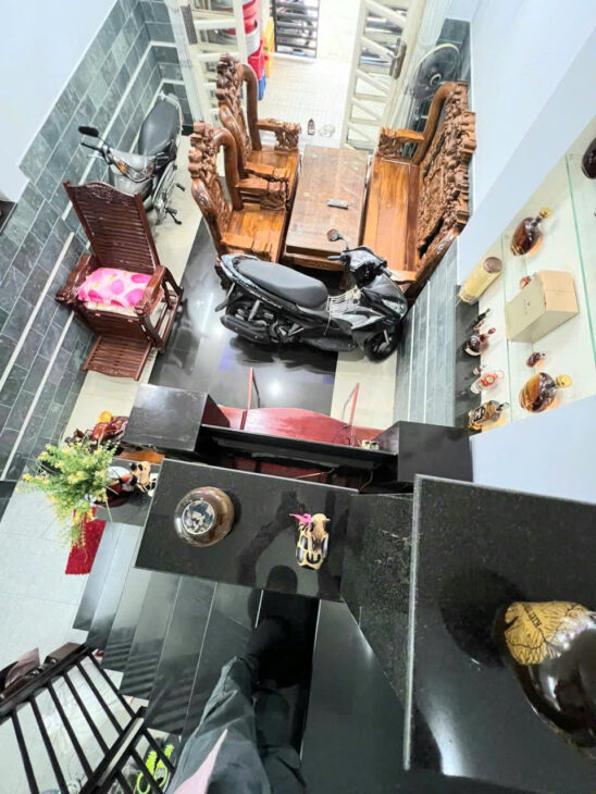 Đường xe tải tránh???? nhau Nhà ngay trung tâm Q 4 4 TẤM NGANG 3.6 NỞ 3.8 DÀI 15M DƯỚI 7.1 TỶ