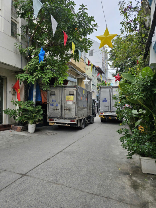 Đường xe tải tránh???? nhau Nhà ngay trung tâm Q 4 4 TẤM NGANG 3.6 NỞ 3.8 DÀI 15M DƯỚI 7.1 TỶ