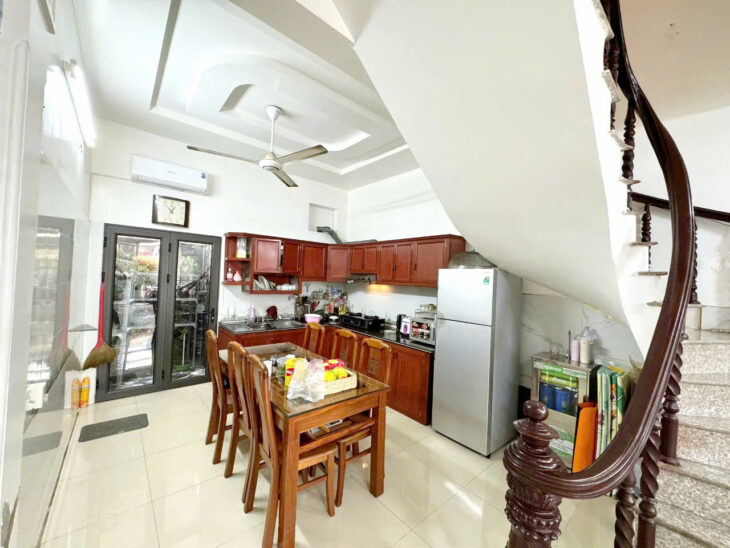 Nhà Hào Khê – Quán Nam, 47m 3 tầng sân riêng trước – Giá 2.68 tỉ – Hướng Đông Nam