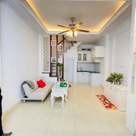 Bán nhà mới đẹp dân xây 30m2, 4 tầng Phố Khương Trung – khu dân trí cao