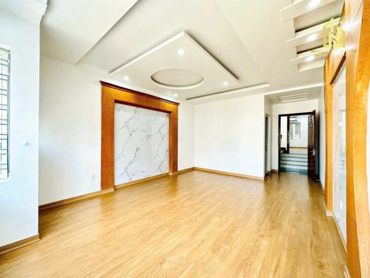 Nhà phân lô Tô Vũ – 193 Văn Cao, 90m 4 tầng – đường 12m- vị trí đẹp – Giá 7.19 tỉ