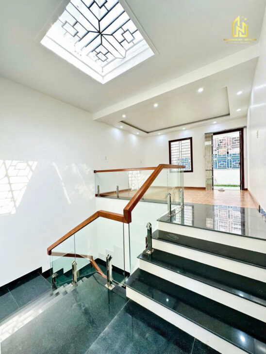 Nhà phân lô Tô Vũ – 193 Văn Cao, 90m 4 tầng – đường 12m- vị trí đẹp – Giá 7.19 tỉ