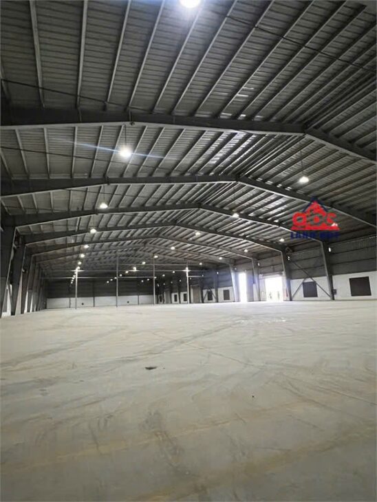 XT448 nhà xưởng kết cấu kiên cố, sản xuất tự do bàn giao sản xuất liền. giao thông thuận lợi