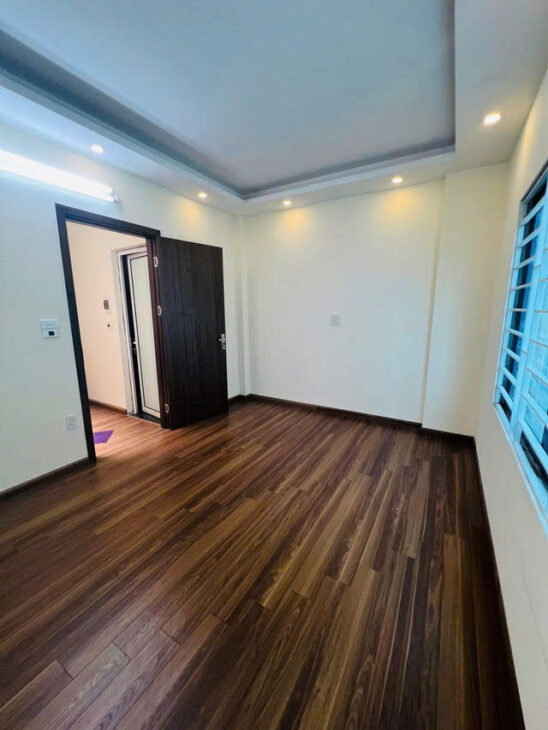 NHÀ ĐẸP DÂN XÂY, THIẾT KẾ ĐẸP, NỘI THẤT XỊN BÁT KHỐI- LONG BIÊN, 45M2,4 TẦNG, MT 4.5M, 6.1 TỶ.