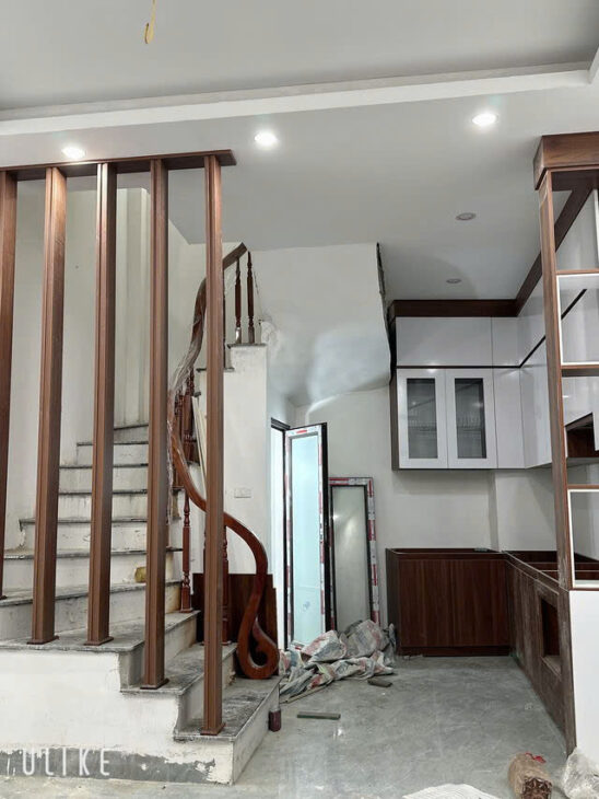 NHÀ MỚI NGỌC THỤY- LNG BIÊN FULL NỘI THẤT,30M2,5 TẦNG, MT 4.2M,NHỈNH 5 TỶ.