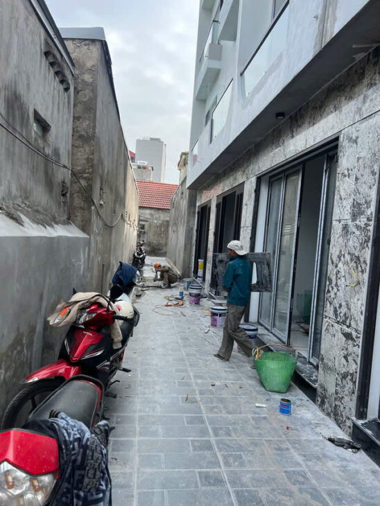 NHÀ MƯỚI PHỐ BÁT KHỐI- TRUNG TÂM QUẬN LONG BIÊN,35M2,5 TẦNG, 5.8 TỶ. CÓ THƯƠNG LƯỢNG.