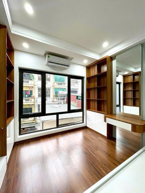 Bán nhà 6 tầng, 33m², 5PN, 3WC, Hoàng Mai – 8.3 tỷ Hoặc: Nhà 6 tầng, 33m², 5PN, Hoàng Mai, Định