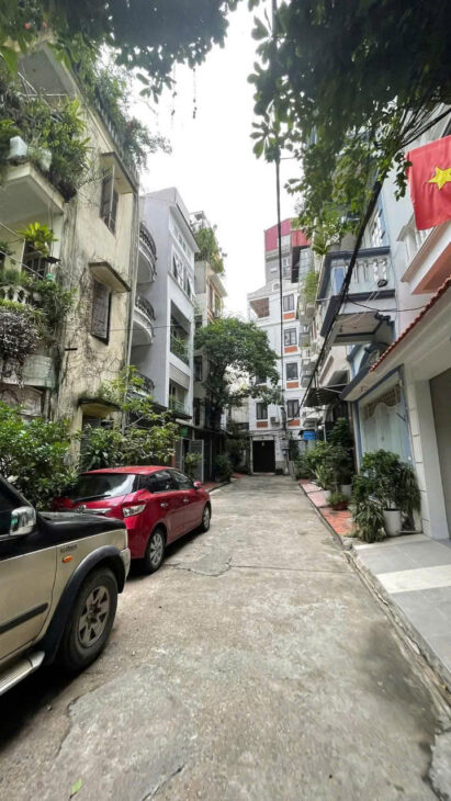 Bán nhà ngay viện Phương Đông – Cổ Nhuế, ô tô đỗ cửa, dân xây chắc chắn 55mx5t chỉ 6.7 tỷ