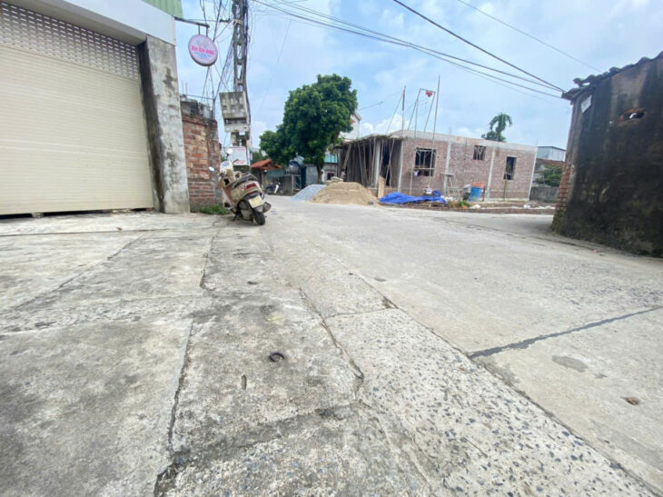 vị trí đẹp kinh doanh bất chấp DT62m trung tâm đông phương yên đường 2 ô tô