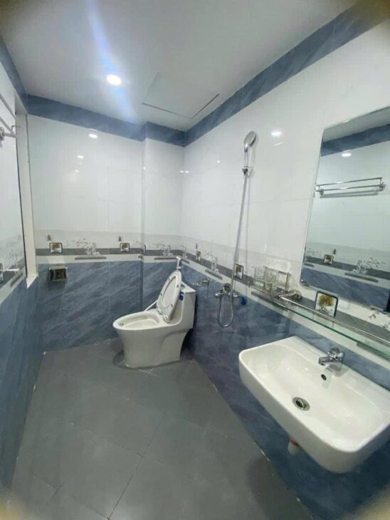 GIẢM 200TR NHÀ MỚI 5 TÂNG NGÕ Ô TÔ PHAN ĐÌNH GIÓT LA KHÊ HÀ ĐÔNG