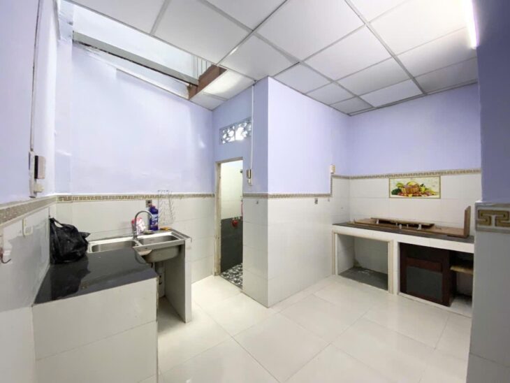 Nhỉn 3 tỷ nhà 2 tầng 52m2 gần mt đường ngay Siêu thị Metro Q12