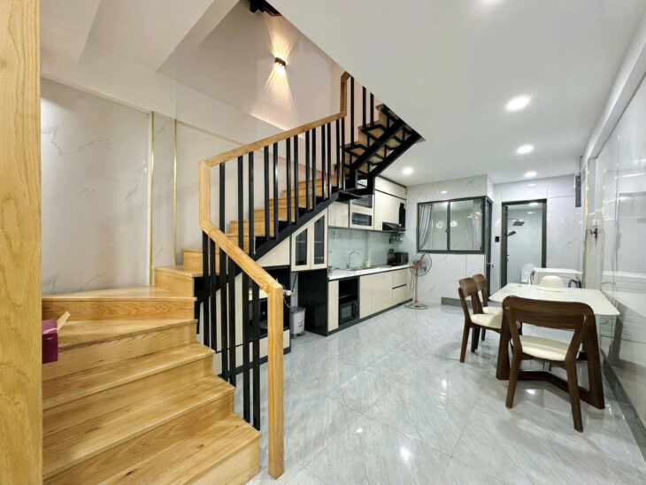 5.95 tỷ- bán nhà 3 tầng Lê Văn Duyệt-giáp Quận 1- DT 53m2( 3,5mx15m)- 5PN- nhà mới ở liền