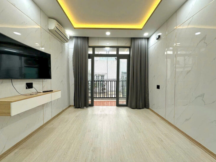 5.95 tỷ- bán nhà 3 tầng Lê Văn Duyệt-giáp Quận 1- DT 53m2( 3,5mx15m)- 5PN- nhà mới ở liền