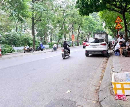 BÁN NHÀ NGỌC LÂM – LONG BIÊN – 52M2 x 5T – MT 4.5M -12.8 TỶ-PHÂN LÔ-TRƯỚC NHÀ Ô TÔ TRÁNH