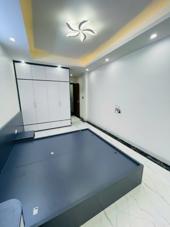 MINH KHAI-GỐC ĐỀ,Ô TÔ CON ĐỖ CỬA,THANG MÁY 6T, NGÕ THÔNG, KINH DOANH, Full ĐỒ NHỈNH 8 TỶ