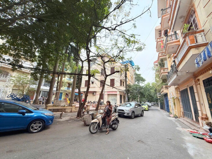 NHÀ PHỐ HOÀNG NGỌC PHÁCH 70M2X4 TẦNG 22 TỶ – OTO NGỦ TRONG NHÀ – THANG MÁY – KINH DOANH SANG TRỌNG