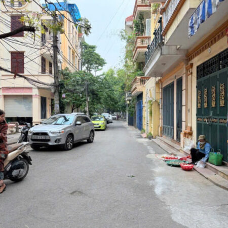 HOÀNG NGỌC PHÁCH – 70M2 X 4 TẦNG – OTO NGỦ TRONG NHÀ – THANG MÁY – KINH DOANH – 22 TỶ