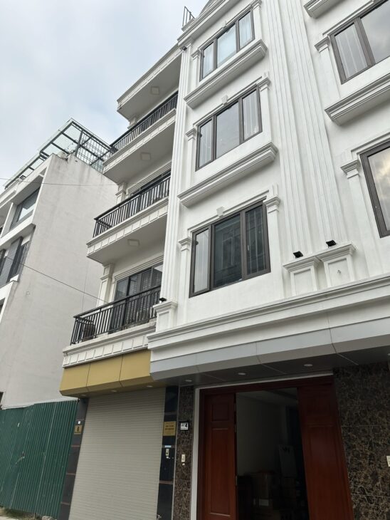 Bán nhà Đẹp Ngọc Lâm Long Biên- Phân Lô – Ngõ Ô tô – 39m2 – 5 tầng – 6,5 tỷ ( Thương Lượng)