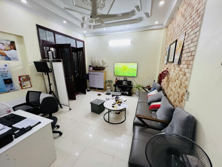 NHÀ ĐẸP DÂN XÂY GẦN PHỐ – NGÕ THÔNG BA GÁC ĐUA 8,7 tỷ Hoàng Hoa Thám 39/50 m, 4 tầng, mt 4m.Tây Hồ