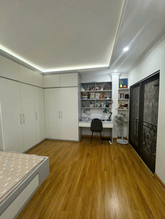 HIẾM NHÀ NGỌC THUỴ – LONG BIÊN – 63M x 3 TÀNG – GIÁ NHỈNH 6 TỶ VỊ TRÍ ĐẸP – CÁCH 15M RA MẶT PHỐ –