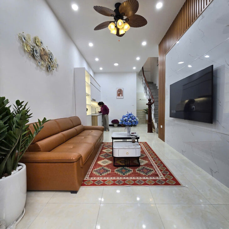 QUÁ HIẾM 30M RA MẶT PHỐ CẦU GIẤY – NGÕ TRƯỚC NHÀ RỘNG 3M – TRUNG TÂM DV TIỆN ÍCH 7,55 tỷ