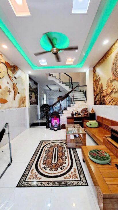 NHÀ ĐẸP MẶT TIỀN Q12 – 3 TẦNG – 79M2 – CHỈ NHỈN 4Đ – CẦN BÁN NHANH