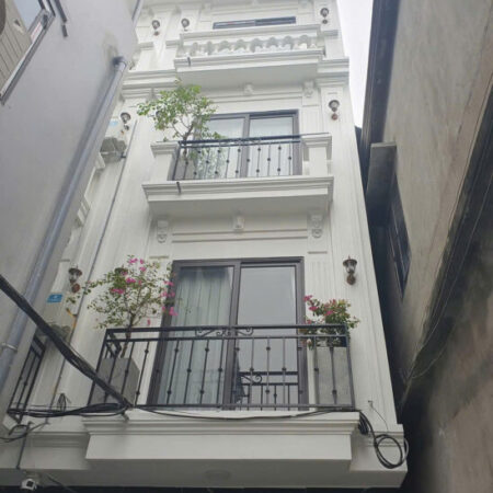Bán nhà đẹp Ngọc Thuỵ – Lô Góc – 7 chỗ đỗ cửa – 5 tầng – nhỉnh 5 tỷ ( Thương Lượng
