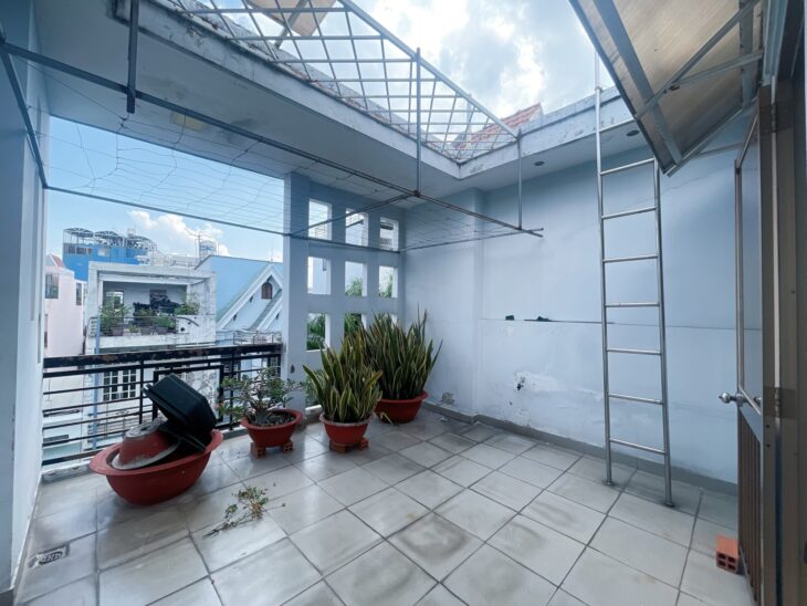 Chỉ có 6,2 tỷ sở hữu ngay nhà 4 tầng, 76m2 ngang 4m, hẻm xe tải