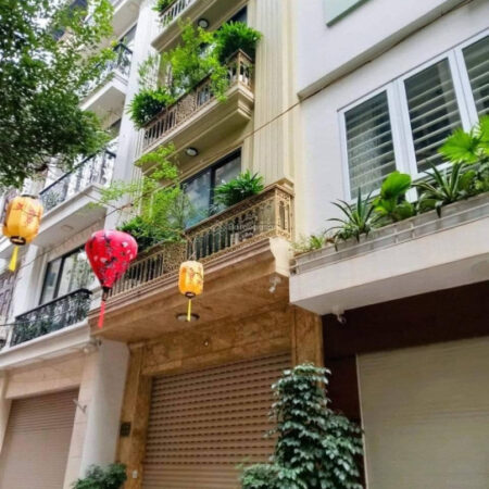 Bán nhà riêng chính chủ, ngõ 79 đường Cầu Giấy, diện tích 35m2, 5 tầng, giá 8,9 tỷ