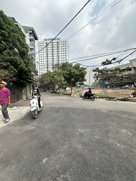 NHÀ PHỐ BẰNG LIỆT, TIỆN ÍCH KĐT LINH ĐÀM