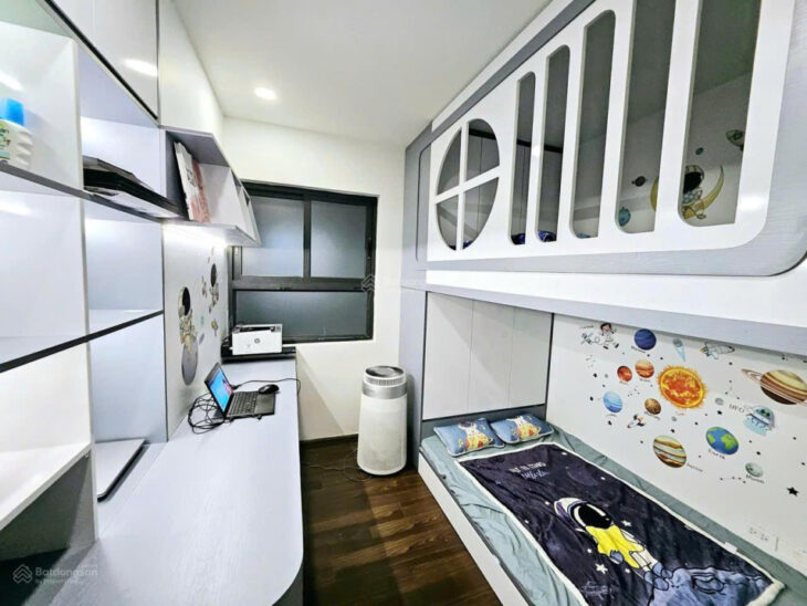 Chính chủ cần bán gấp trước tết căn hộ 93m2, 3 ngủ, 2 wc, đầy đủ nội thất, chung cư 90 Nguyễn Tuân