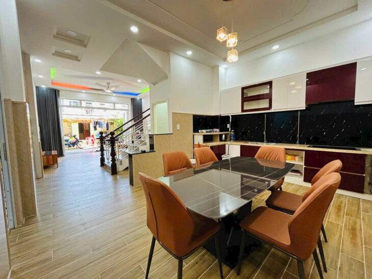 BÁN NHÀ BỀ NGANG HƠN 6M, 2 LẦU CÓ SÂN THƯỢNG, KHU KHÔNG NGẬP NƯỚC, LH EM XEM NHÀ NGAY 0333295552