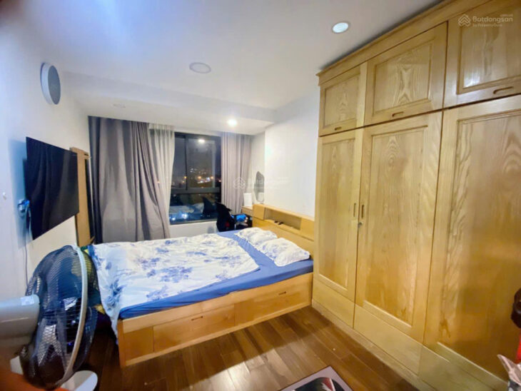 Chính chủ cần bán gấp trước tết căn hộ 93m2, 3 ngủ, 2 wc, đầy đủ nội thất, chung cư 90 Nguyễn Tuân