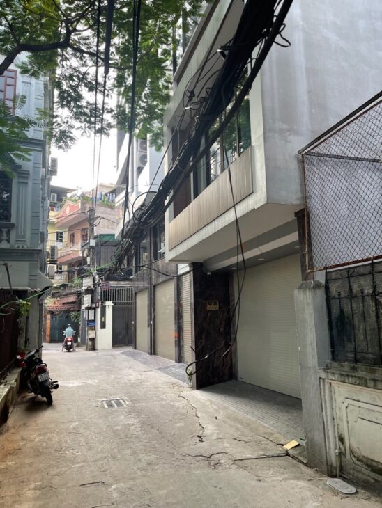 Bán nhà Nguyễn Văn Cừ- Lô Góc- Dân xây – Ô tô bé – 105m2 -mặt tiền 6m 13 tỷ( Thương Lượng)