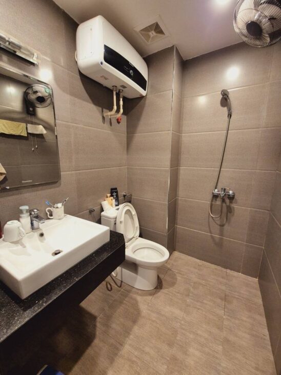 Bán nhà Văn Cao 45m – 5 TẦNG – 2 THOÁNG – 10m ôtô giá chỉ 10.5 Tỷ