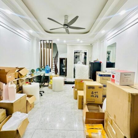 Phân Lô Hiếm-Ôtô đỗ cửa Phố Hoàng Cầu 44/50m, 7Tầng, MT 4.2m 16.9 Tỷ, mới đẹp Phân Lô Hiếm-Ôtô đỗ cửa Phố Hoàng Cầu 44/50m, 7Tầng, MT 4.2m 16.9 Tỷ, mới đẹp