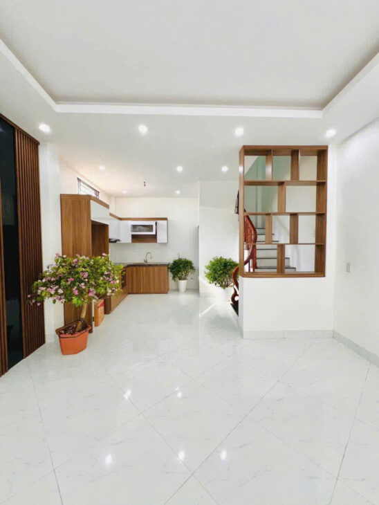 BÁN NHÀ 3 TẦNG – LÔ GÓC – GẦN BỆNH VIỆN, PHƯỜNG TRẦN LÃM TP THÁI BÌNH.