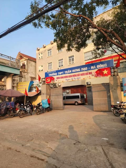 LÔ GÓC, Ô TÔ VÀO NHÀ, ĐỖ CỬA, NHÀ ĐẸP, PHỐ XỐM – HÀ ĐÔNG: 40M, 4T, MT:4M, GIÁ 6.8 TỶ