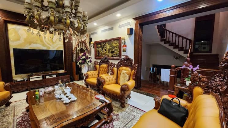 Biệt thự Đội Cấn chỉ 20 tỷ – 105m2 – mt 8.4m – cách 1 nhà ra mặt phố