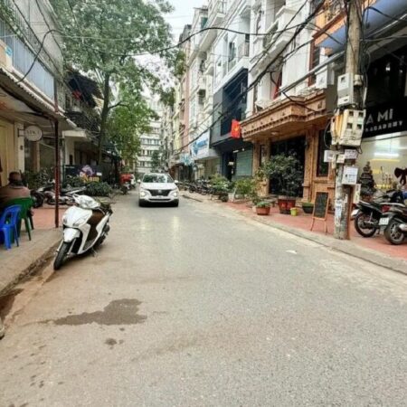 NHÀ GIANG VĂN MINH – NHỈNH 12 TỶ – 5 TẦNG – FULL NỘI THẤT – 2 THOÁNG TRƯỚC SAU – GẦN Ô TÔ